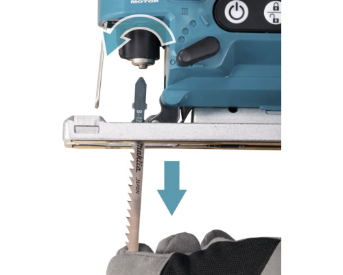 Einsetzen des Sägeblatts in eine Stichsäge dargestellt.