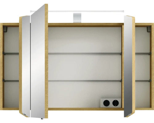 Armoire de toilette ouverte avec étagères et prises électriques