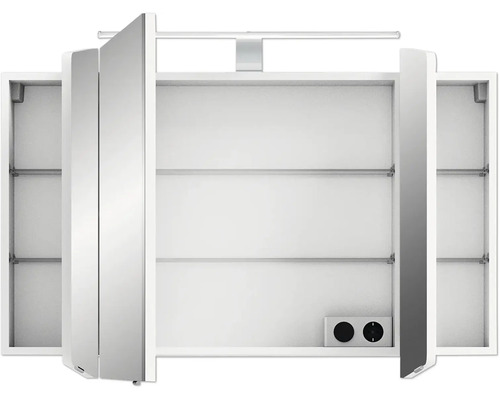 Geöffneter Spiegelschrank mit drei Türen, Regalböden und Beleuchtung