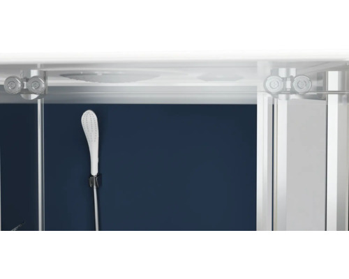 Vue détaillée d''une cabine de douche avec douchette à main et ferrures de porte coulissante