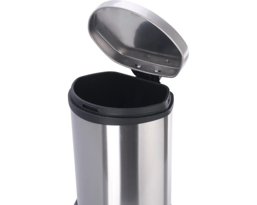Poubelle à pédale en acier inoxydable avec couvercle ouvert