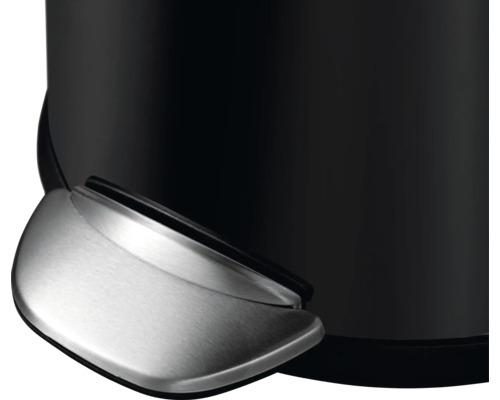 Detailansicht eines Abfalleimers mit Fusspedal aus Metall