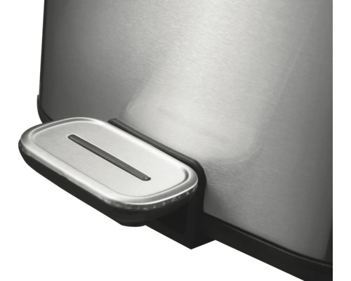 Vue détaillée de la pédale d''une poubelle à pédale