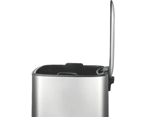 Poubelle à pédale en métal ouverte