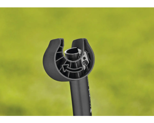 Detailansicht eines Grasschneiders mit Schneidwerkzeug