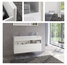Salle de bain moderne avec meuble sous-lavabo blanc et étagère