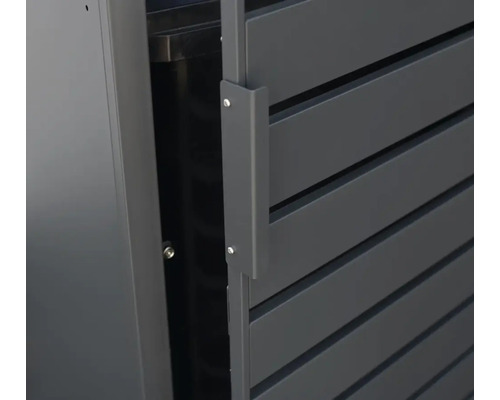 Gros plan d''un abri poubelle avec poignée