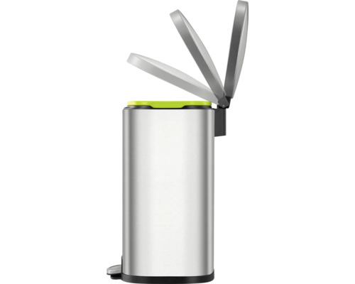 Treteimer mit Deckel in verschiedenen Öffnungsstadien