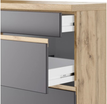 Kommode mit offenen Schubladen aus Holz und Kunststoff
