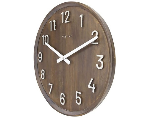 Holzwanduhr mit Ziffern