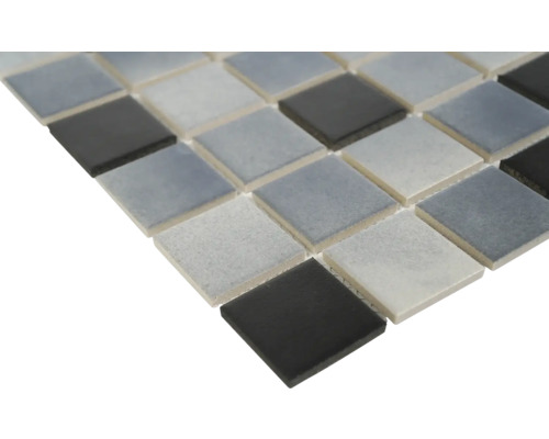 Mosaikfliese aus Keramik mit quadratischen Elementen