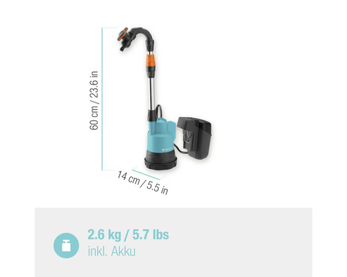 Gardena Akku-Regenfasspumpe mit Akku und den Maßangaben Höhe 60 cm und Durchmesser 14 cm