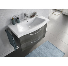 Badezimmer Waschtisch mit Unterschrank und Armatur auf Waschbecken
