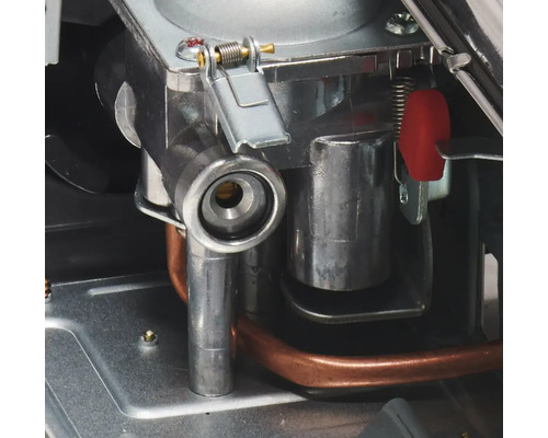 Detailaufnahme eines Brenners mit Metallelementen und Kupferrohr