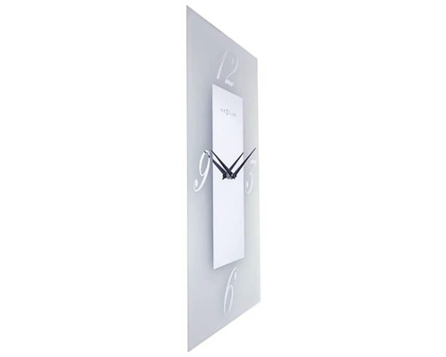 Rechteckige Wanduhr mit Ziffern