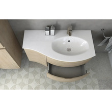 Salle de bains avec lavabo, robinet et tiroir en bois ouvert