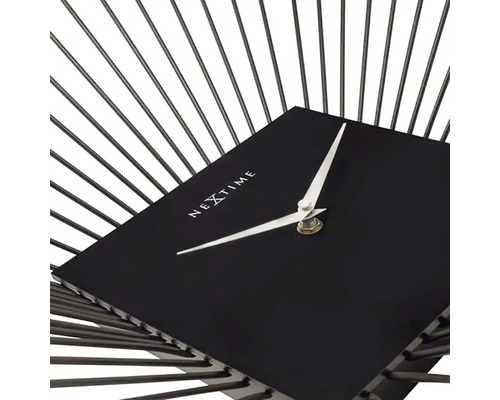 Nextime Logo Wanduhr mit Metallstrahlen und Zeigern