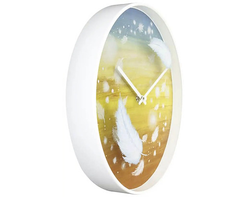 Runde Wanduhr mit Federmotiv und weißem Rahmen