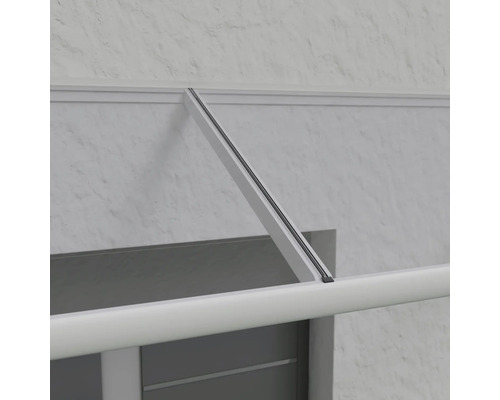 Detailansicht einer Vordachhalterung an einer Hauswand.