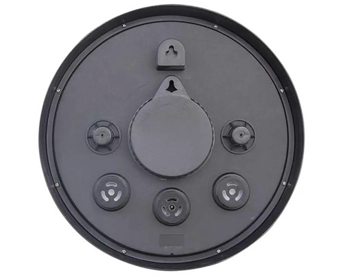 Rückseite einer runden Uhr mit Aufhängung