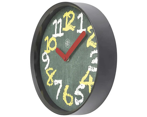 Horloge murale avec design tableau noir et aiguilles rouges