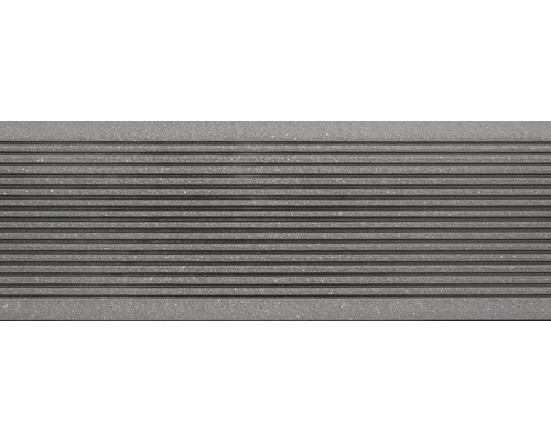 Escalier en pierre grise avec profil rainuré