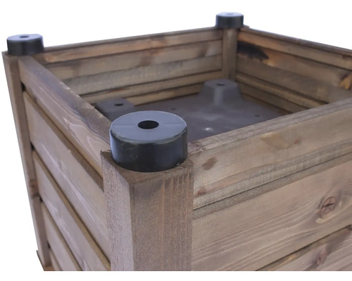 Detailansicht eines Holz Pflanzkasten mit Gummifüßen