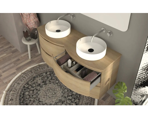 Salle de bain avec meuble sous-vasque en bois, deux vasques à poser et un tiroir ouvert