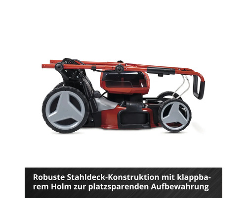 Zusammengeklappter Rasenmäher zur platzsparenden Aufbewahrung