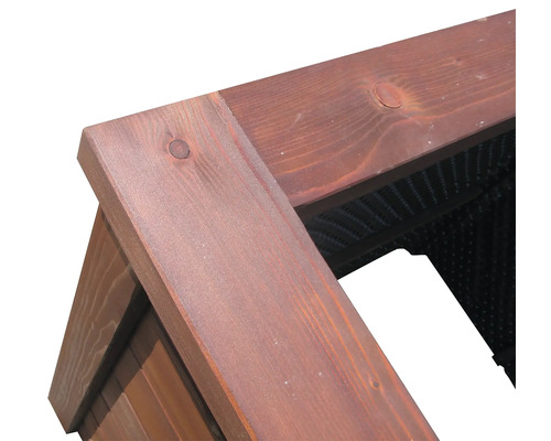 Detailansicht vun engem Héichbeet aus Holz