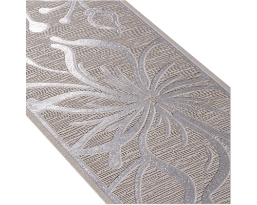 Gros plan d''une bordure avec motif floral