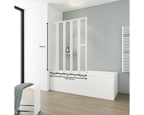 Pare-baignoire avec dimensions indiquées sur une baignoire