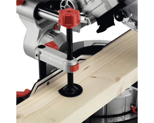 Kapp- und Gehrungssäge mit Werkstückspannung und Holz