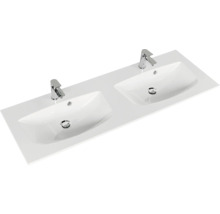 Doppelwaschtisch mit zwei Waschbecken und Armaturen
