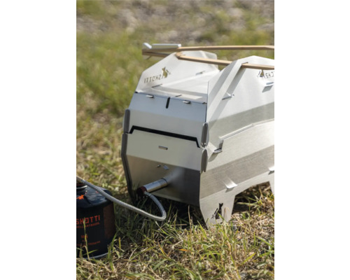 Skotti Grill mit Gaskartusche auf Gras