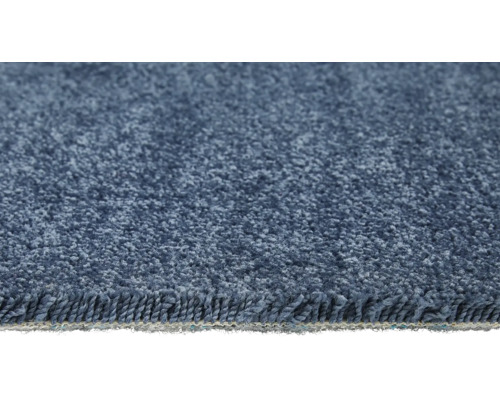 Vue détaillée d''un tapis bleu à poils longs
