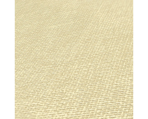 Detailansicht einer beigen Vinyltapete mit Textiloptik.