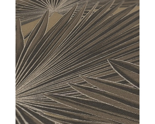 Nahaufnahme einer gemusterten Tapete mit Palmenblattmotiv
