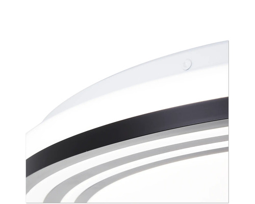 Nahaufnahme einer LED-Deckenleuchte mit schwarzem und weißem Design