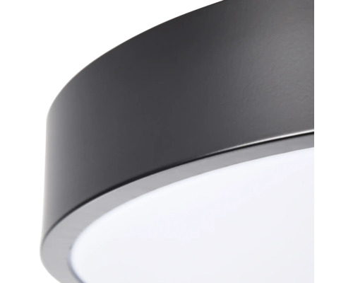 Detailansicht einer runden Deckenleuchte