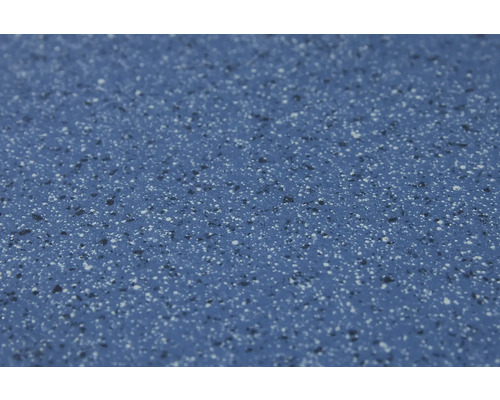 Blauer Bodenbelag mit Sprenkelmuster.