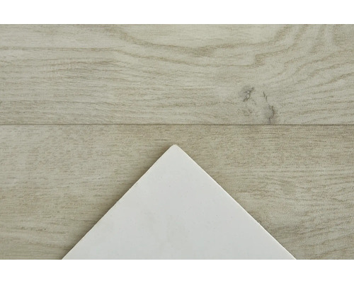 Plancher en bois avec un coin blanc