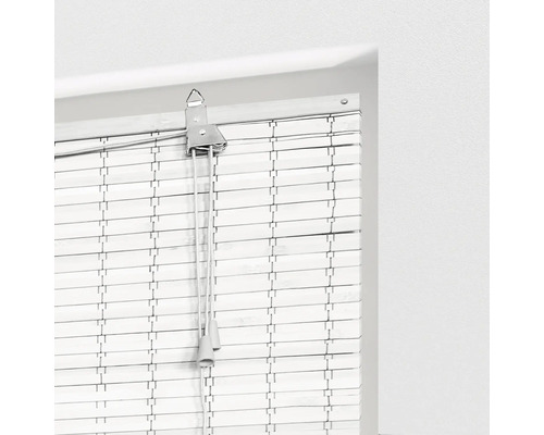 Gros plan d''un store devant une fenêtre