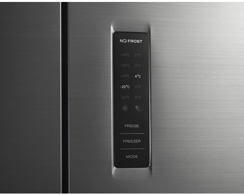 Nahaufnahme des Bedienfelds eines Kühlschranks mit Temperatureinstellungen und Modi