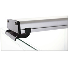 Lampe d''aquarium en métal sur le bord en verre