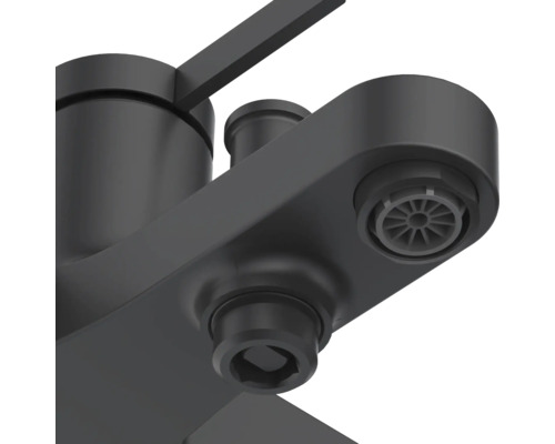 Vue détaillée d''un robinet pour un lavabo