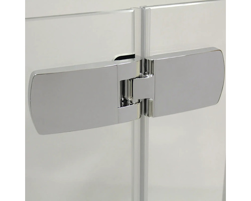 Ferrures de cabine de douche en métal sur une porte de douche en verre