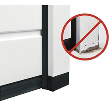 Bild eines Garagentorrahmens mit Rostschutz und einem Symbol, das Rostbildung verhindert.