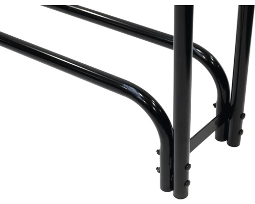 Detailansicht eines schwarzen, montierten Werkbankgestells aus Metall