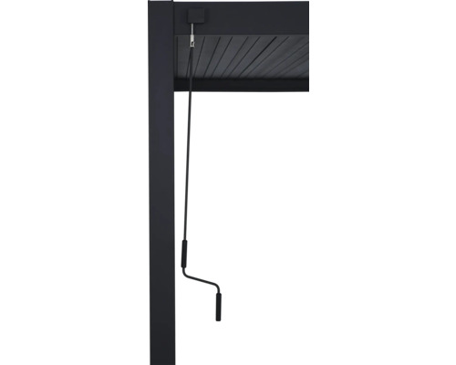 Detailansicht einer Pergola mit Kurbelmechanismus